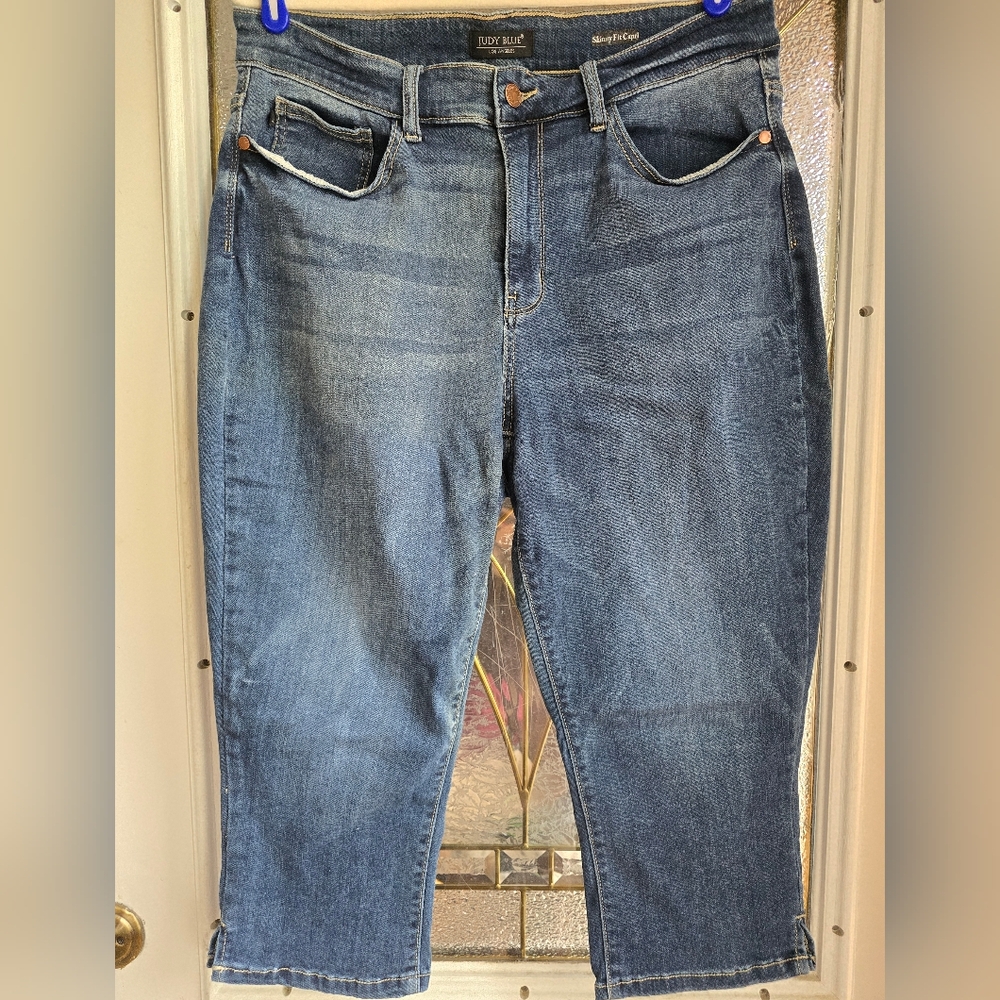 Women's Judy Blue Skinny Fit Capri, size 18W